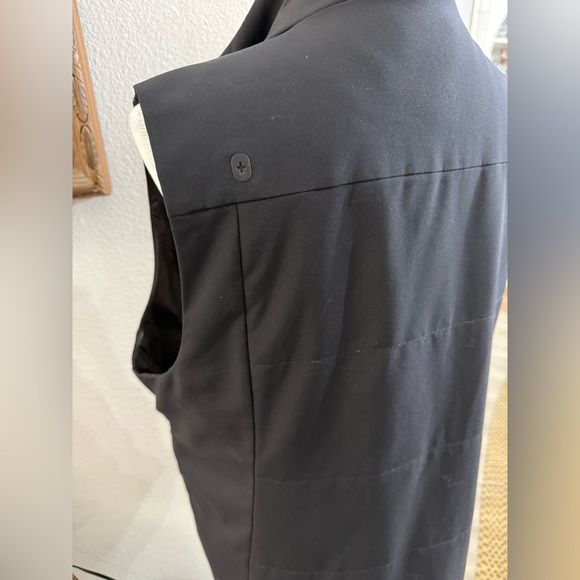 Figs Women's Black Vest - Picture 4 of 7